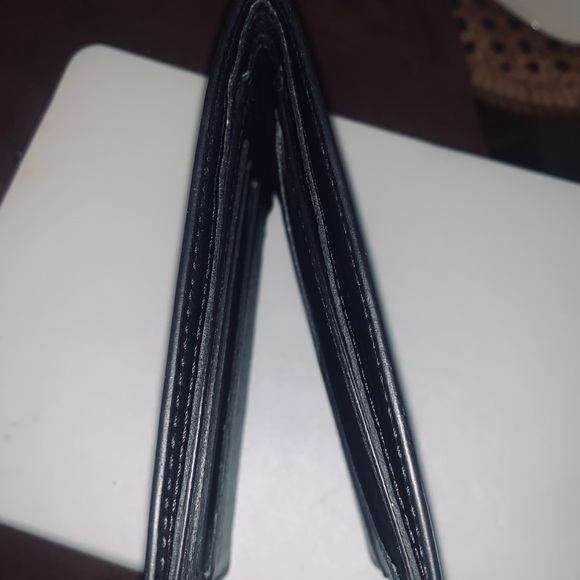 Louis Vuitton Portefeuille Marco Black Epi Wallet - Picture 3 of 10